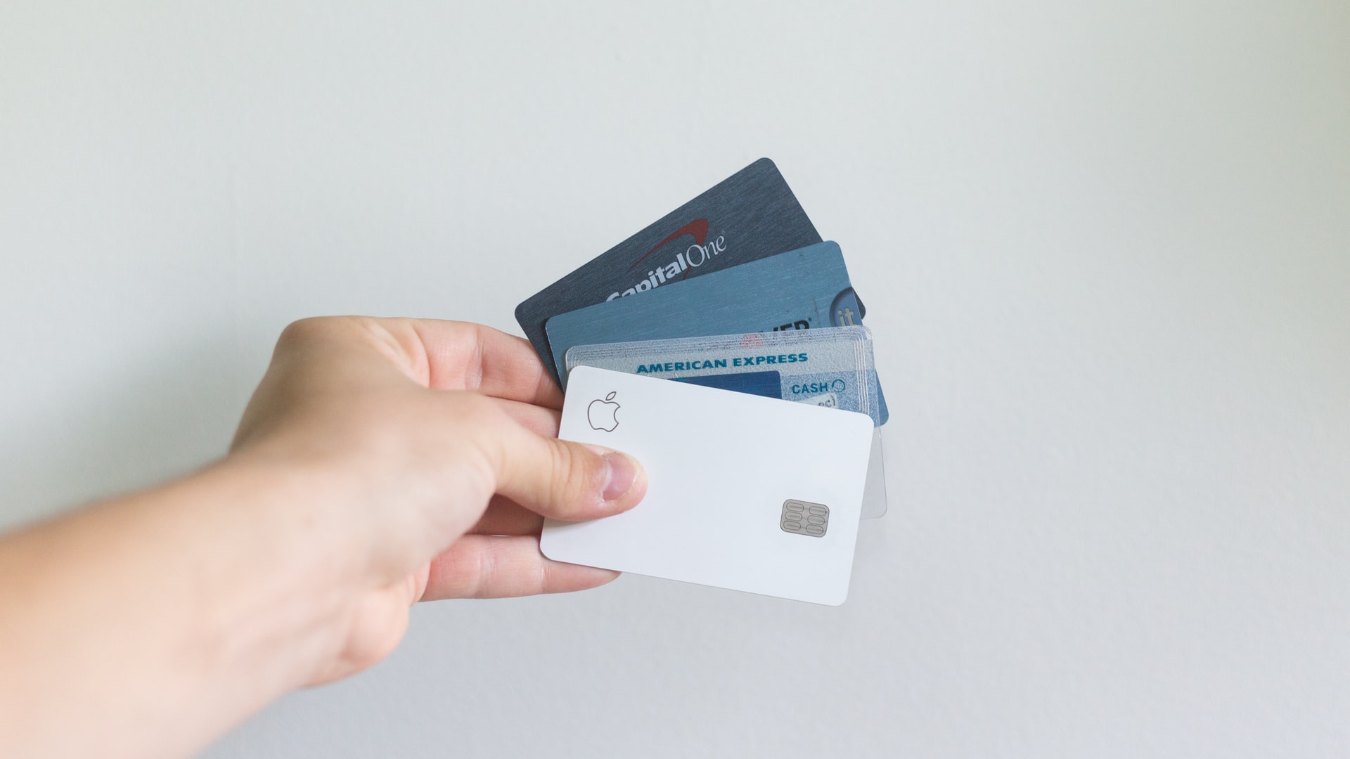 How to Apply For 4 Simple and Easily Approved Credit Cards in the UK