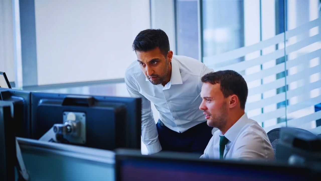 Exploring Rewarding Engineering and Corporate Careers at Aramco: Real Opportunities & Insights